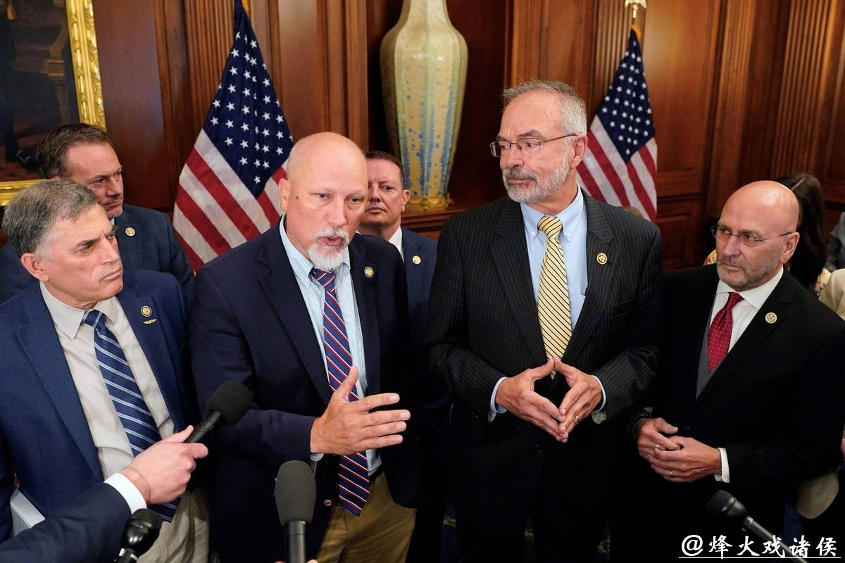 州长年度会议把民主党人排除在外,白宫为特朗普辩护:他想邀请谁就邀请谁 州长年度会议把民主党人排除在外,白宫为特朗普辩护:他想邀请谁就邀请谁